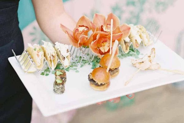In what ways can the venue serve food for guests_